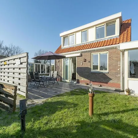 Gorgeous By The Beachside Holiday home