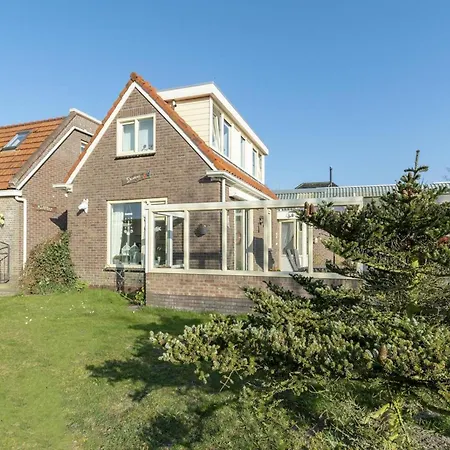 Gorgeous By The Beachside Holiday home